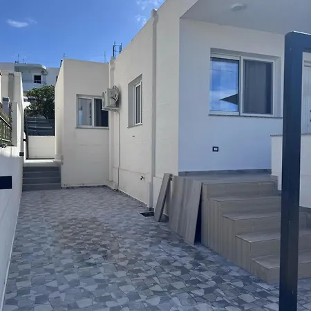 Daila Apartment *